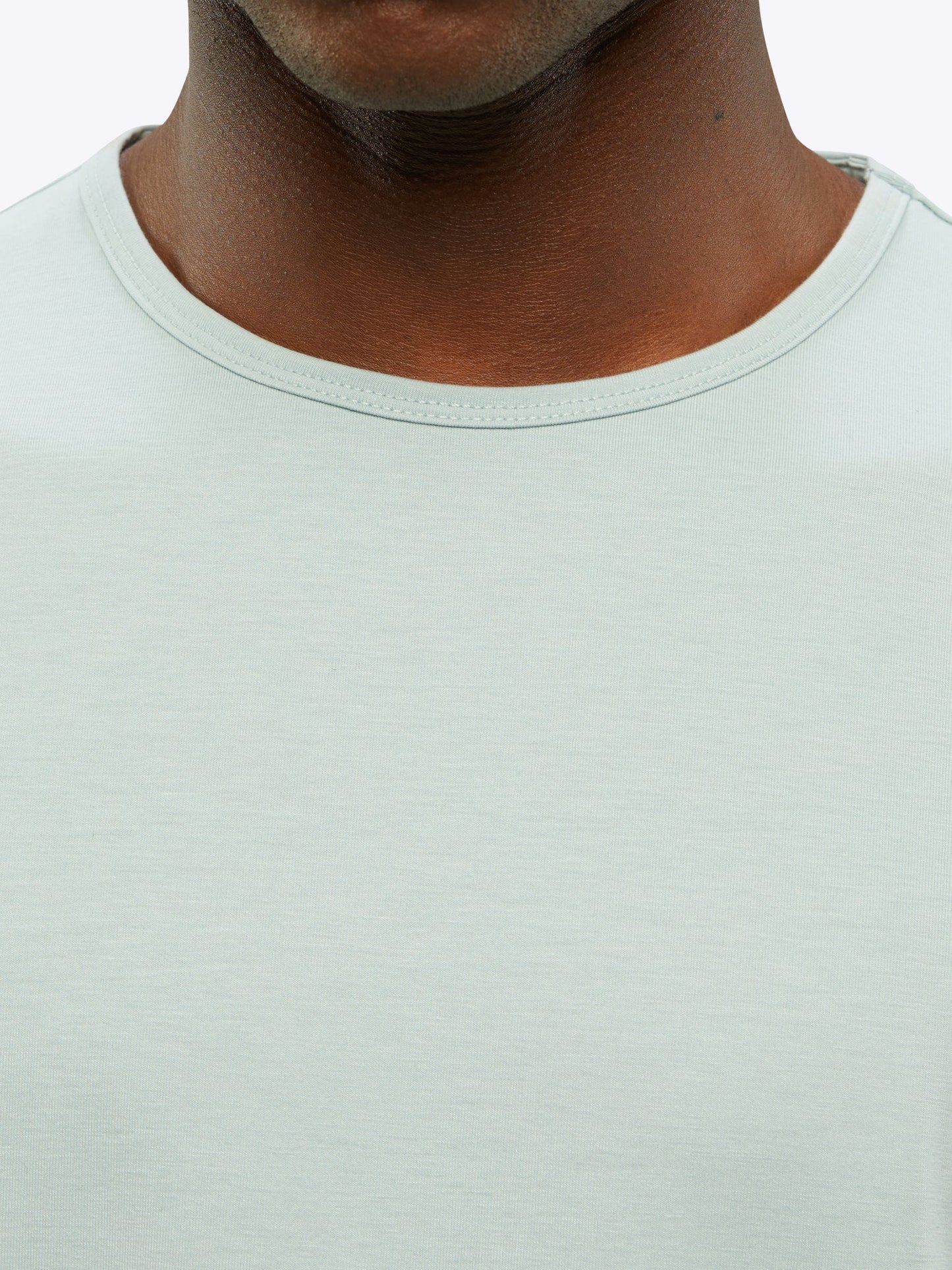 CUTS Men's AO Curve-Hem Tee