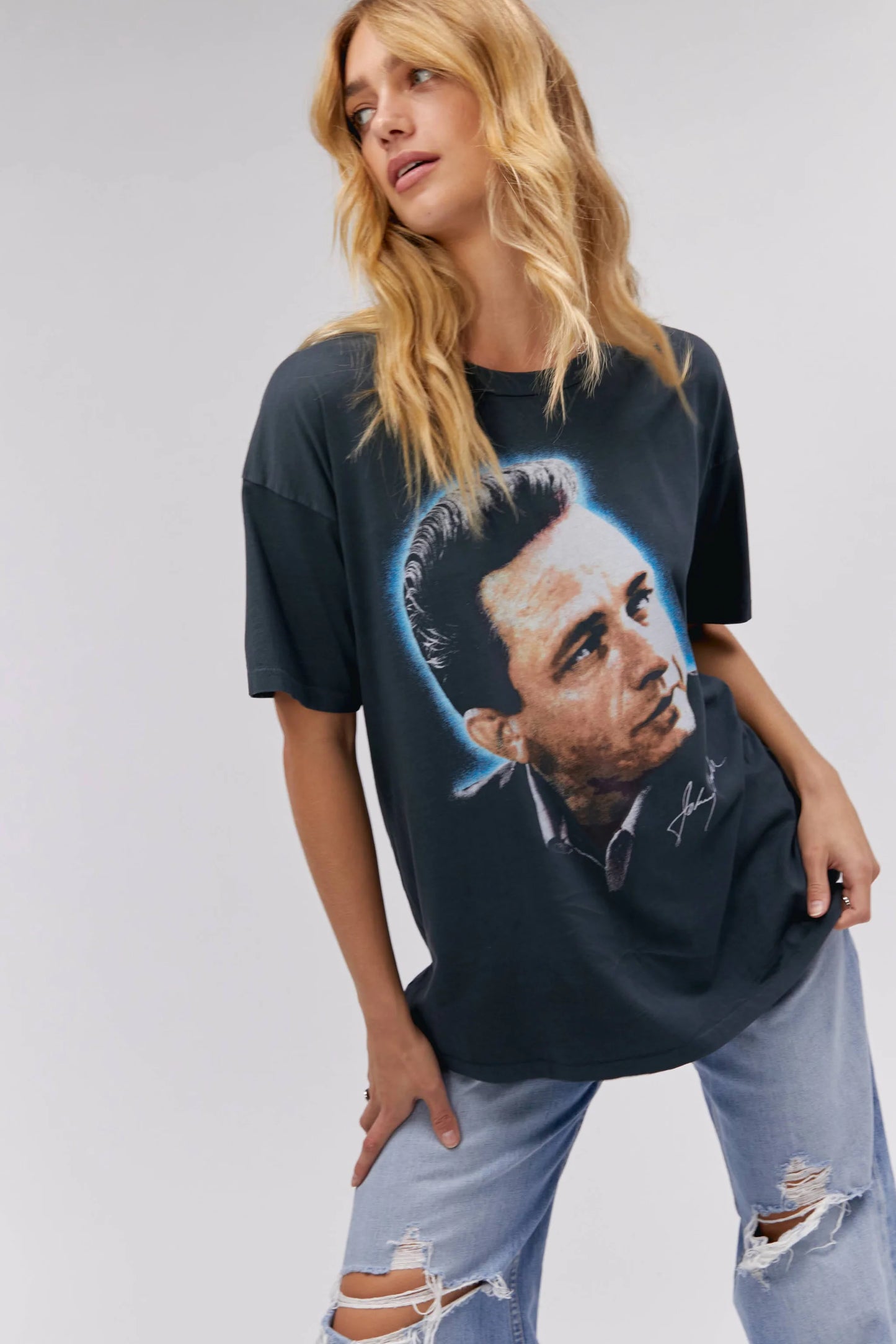 DayDreamer LA Johnny Cash Man In Black Tour Tee (Vintage Black)