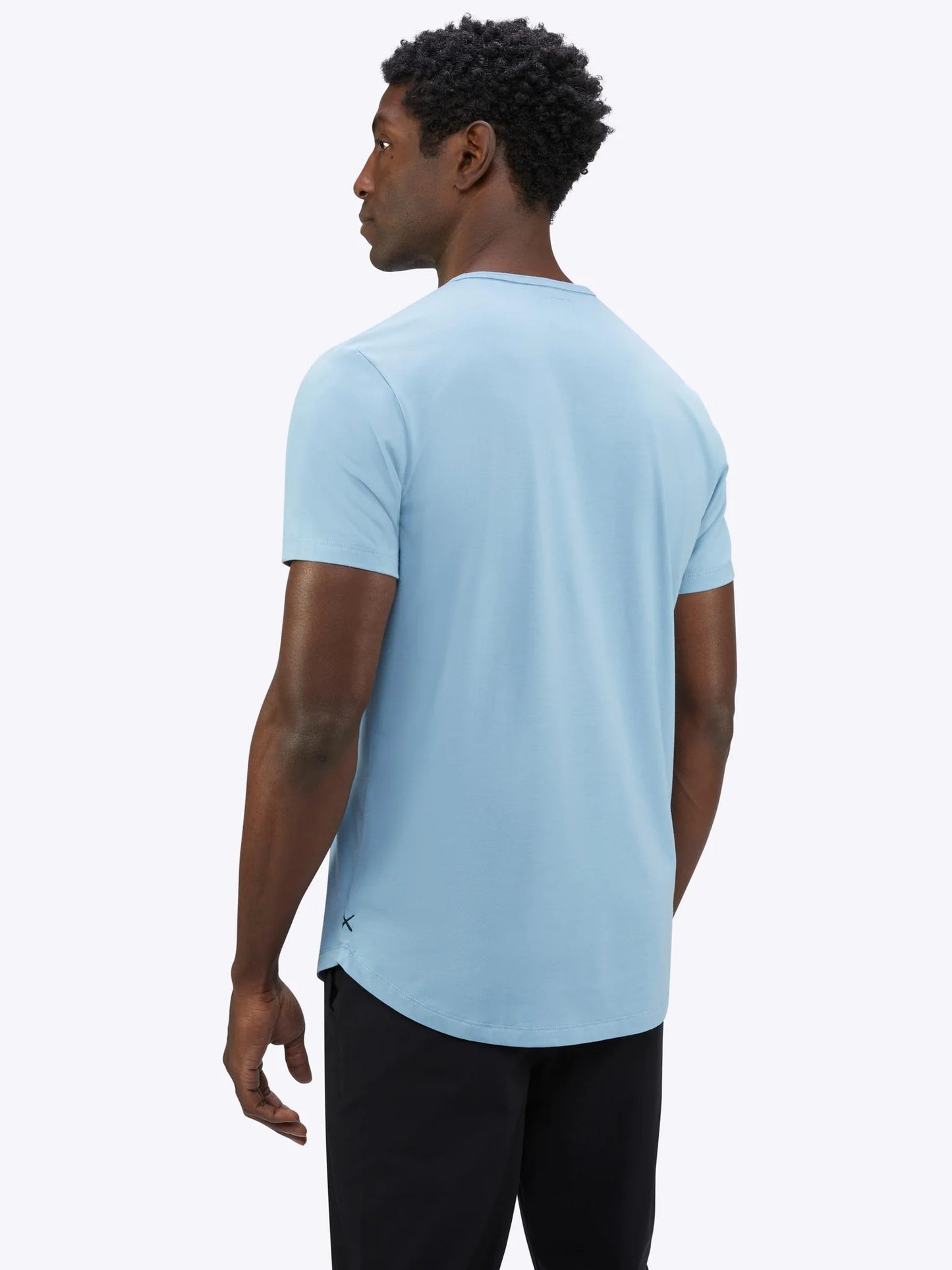 CUTS Men's AO Henley Curve-Hem Tee
