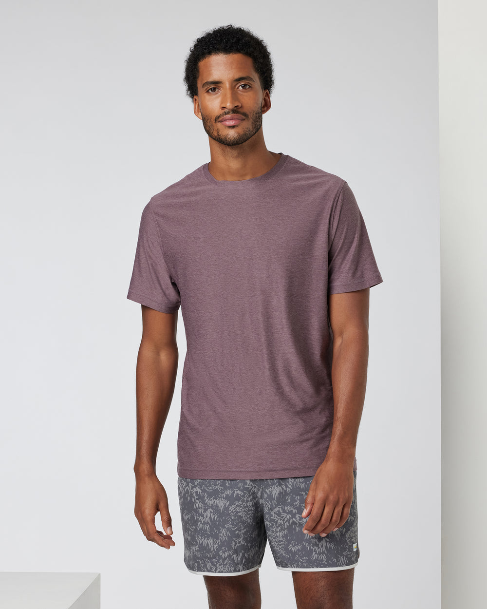 Vuori Men's Strato Tech Tee (Elderberry Heather)