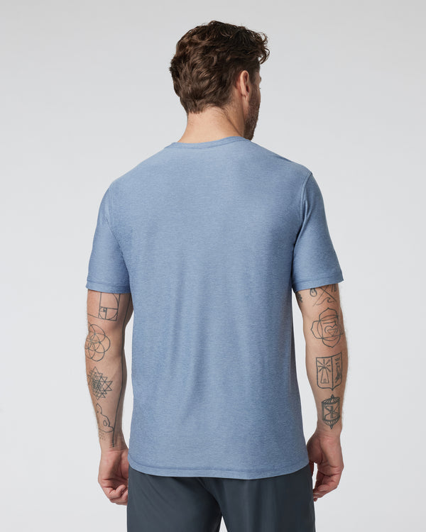Vuori Men's Strato Tech Tee (Chambray)