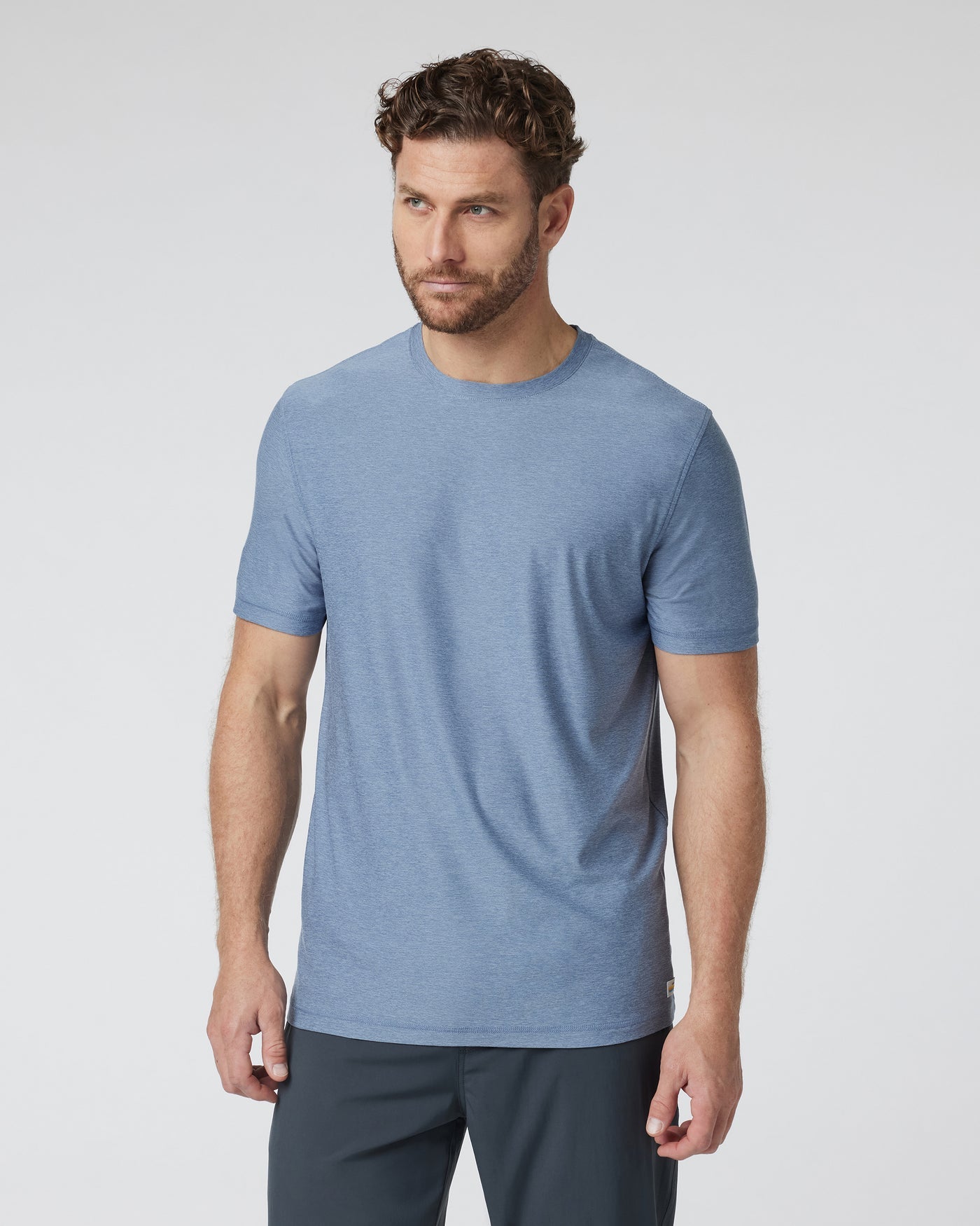 Vuori Men's Strato Tech Tee (Chambray)