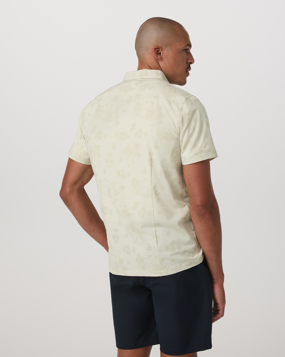 Vuori Men's Short Sleeve Bridge Button Down
