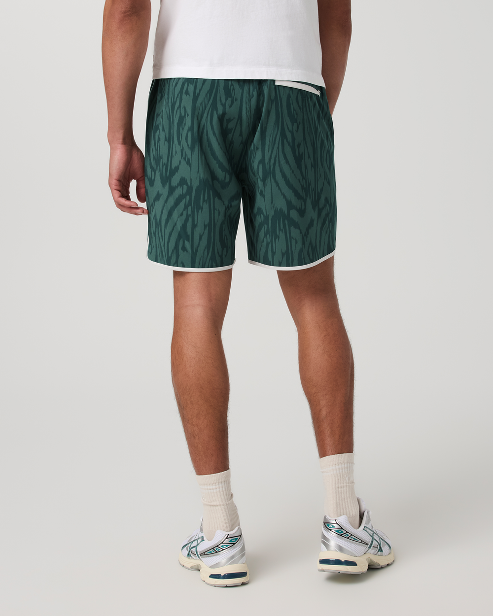 Vuori Men's Banks Short 7"
