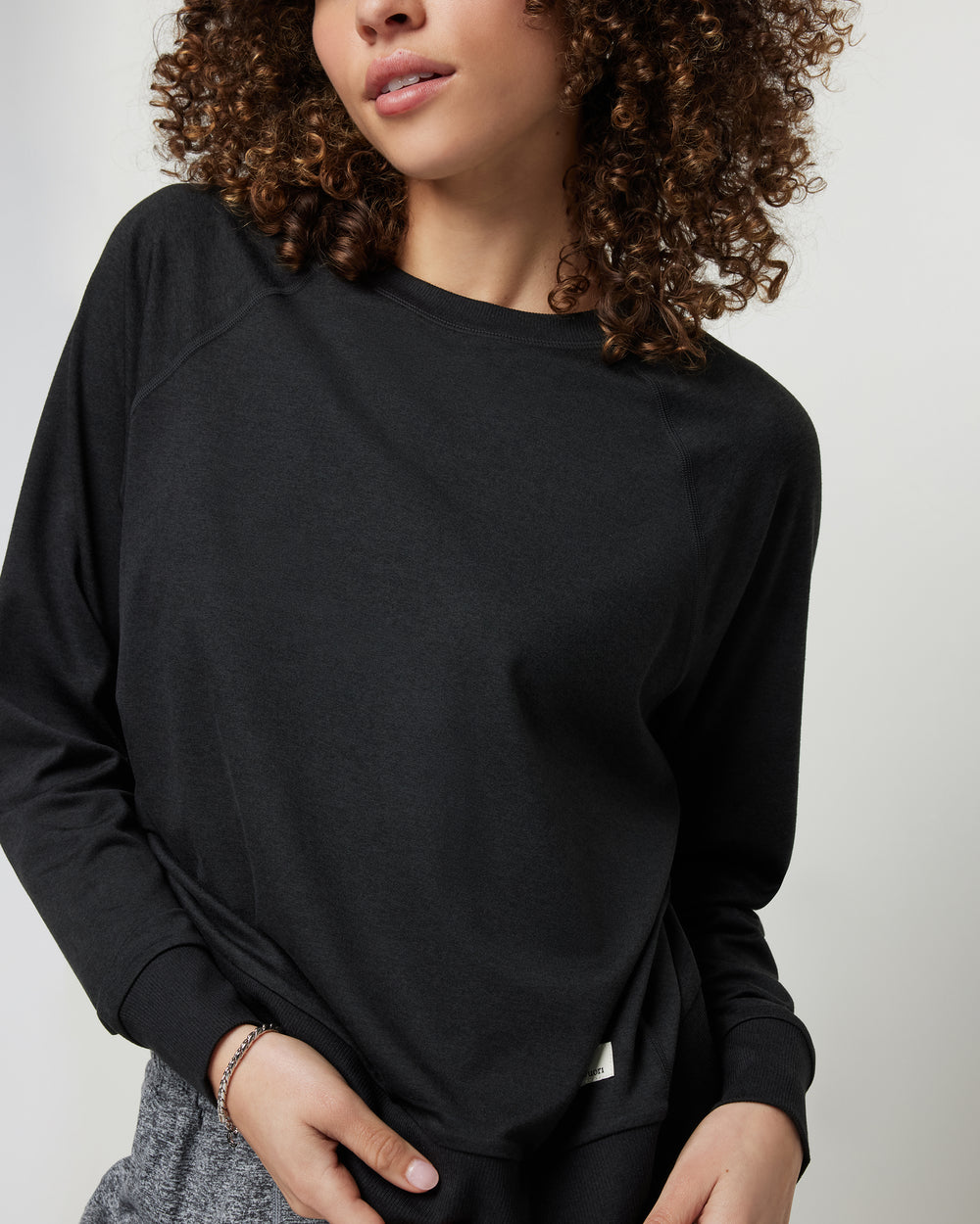 Vuori Women's Long Sleeve Halo Crew (Black)