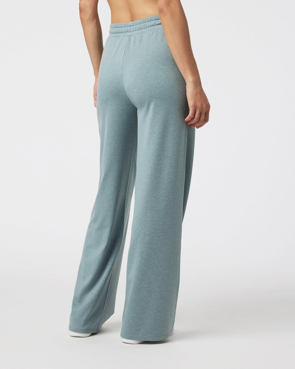 Vuori Women's Halo Essential Wideleg (Vintage Pistachio)