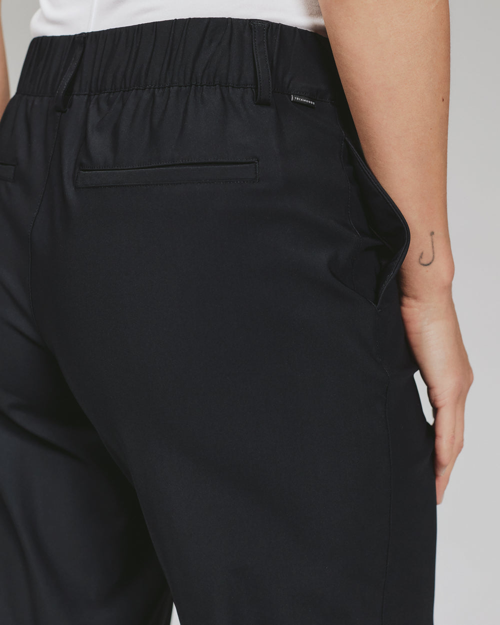 7 Diamonds Women's Zuma High Waisted Trouser