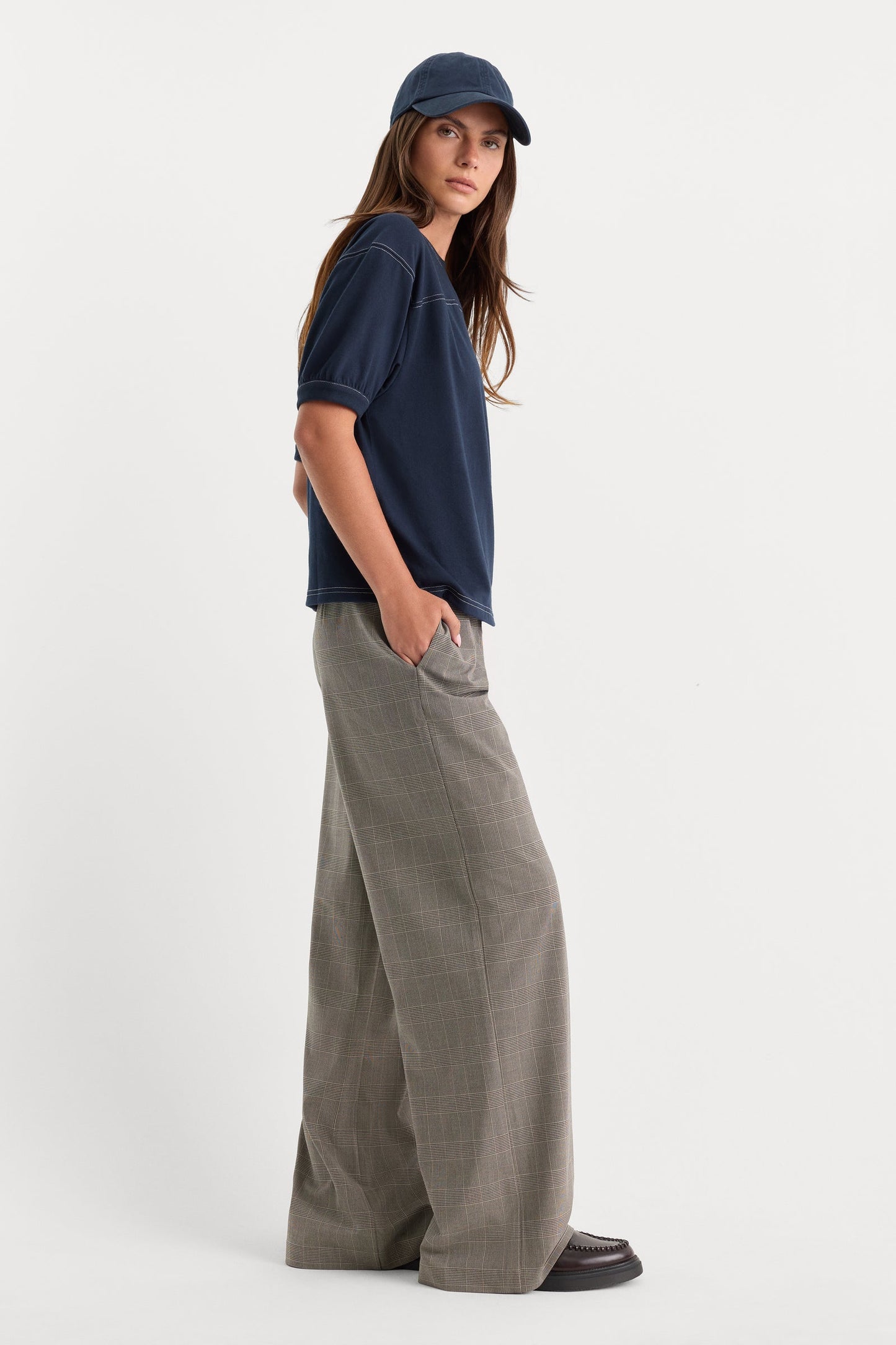 Good American Women's The Pull On Trouser