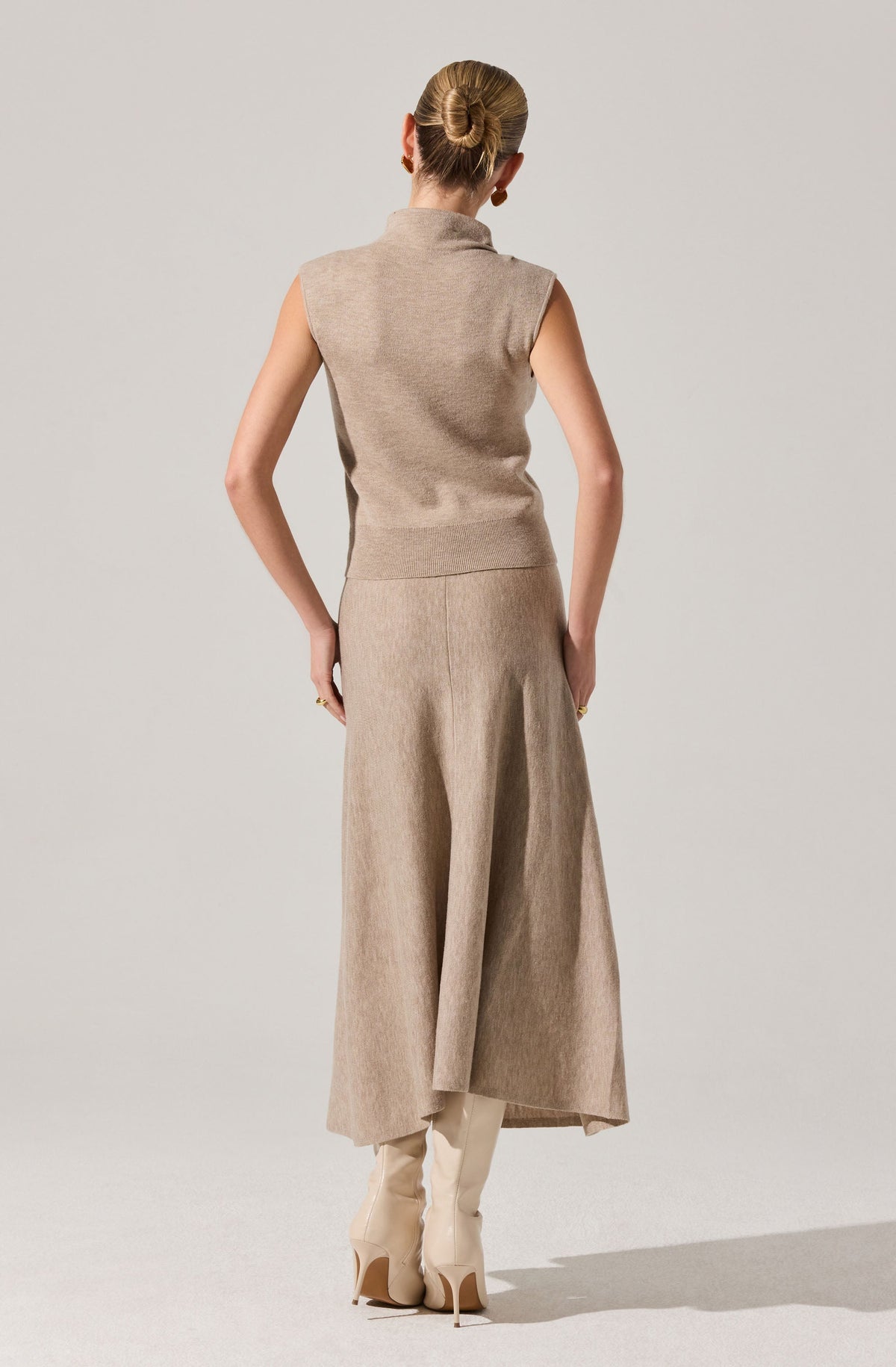 ASTR Deora Sleeveless Mock Neck Sweater