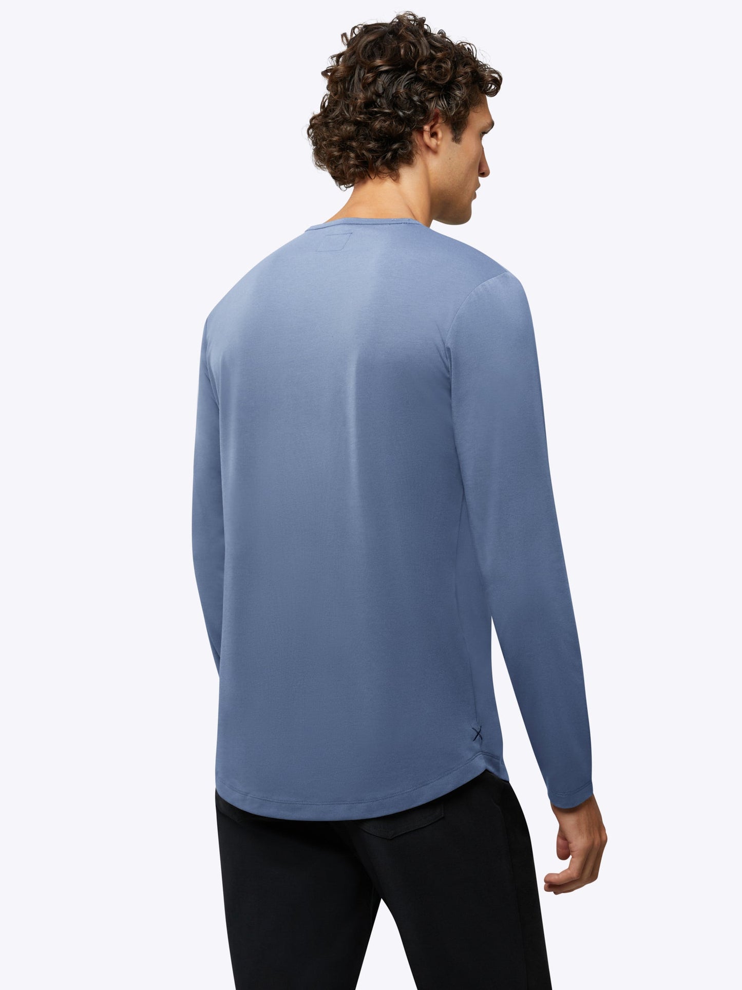 Cuts Men's AO Long Sleeve Curve-Hem Tee