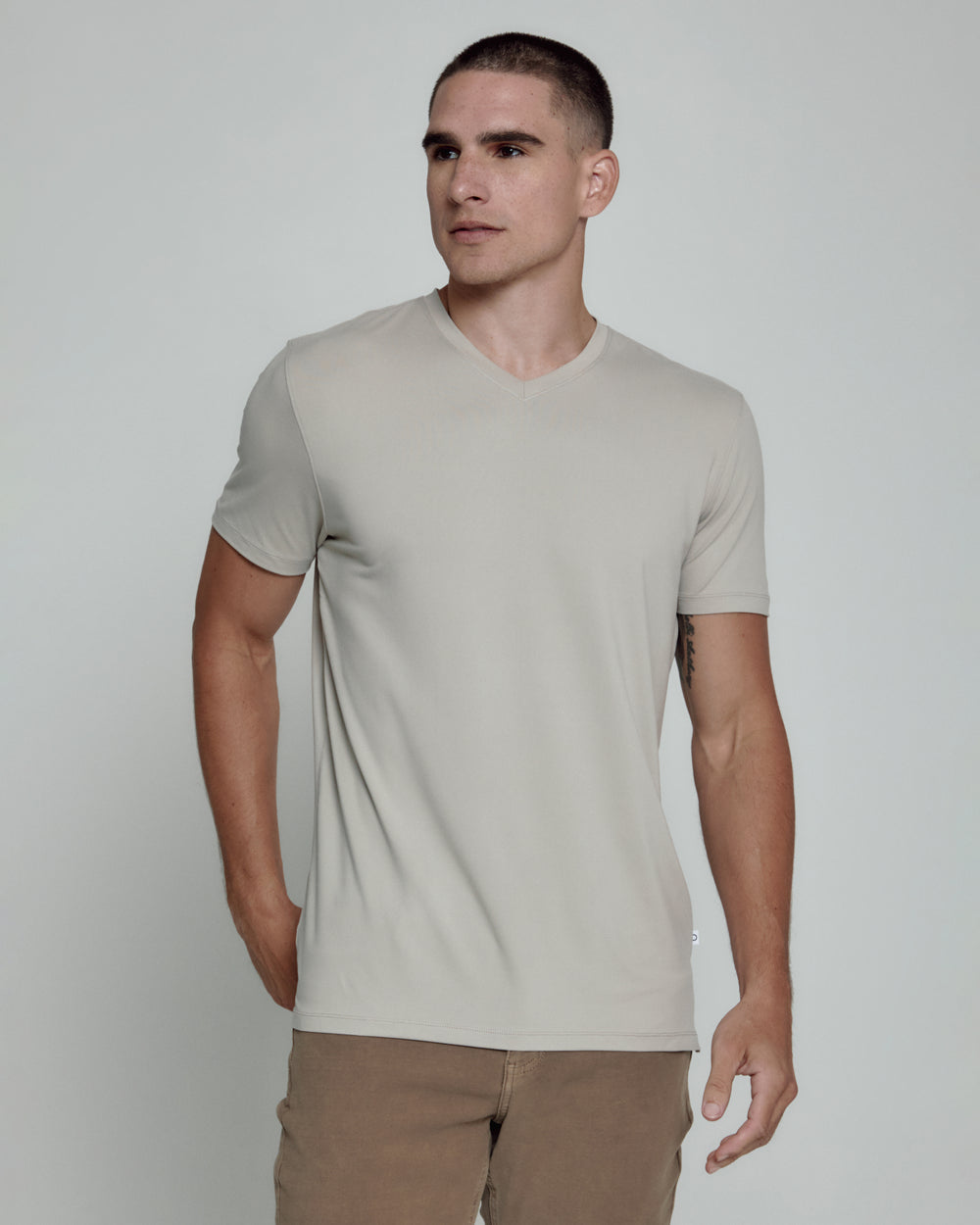 7 Diamonds Short Sleeve Core V-Neck