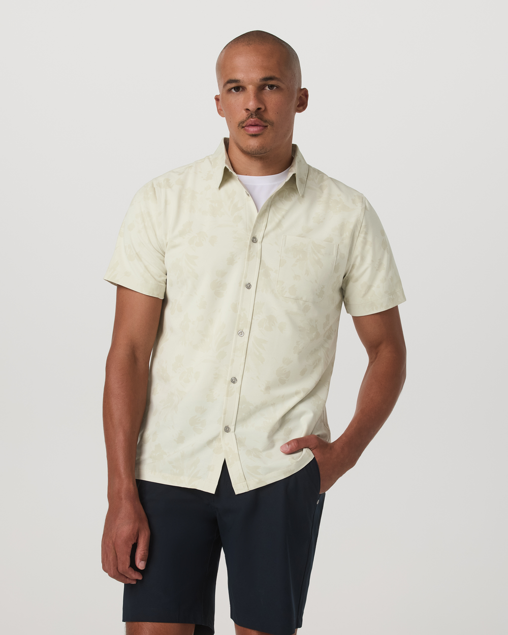 Vuori Men's Short Sleeve Bridge Button Down