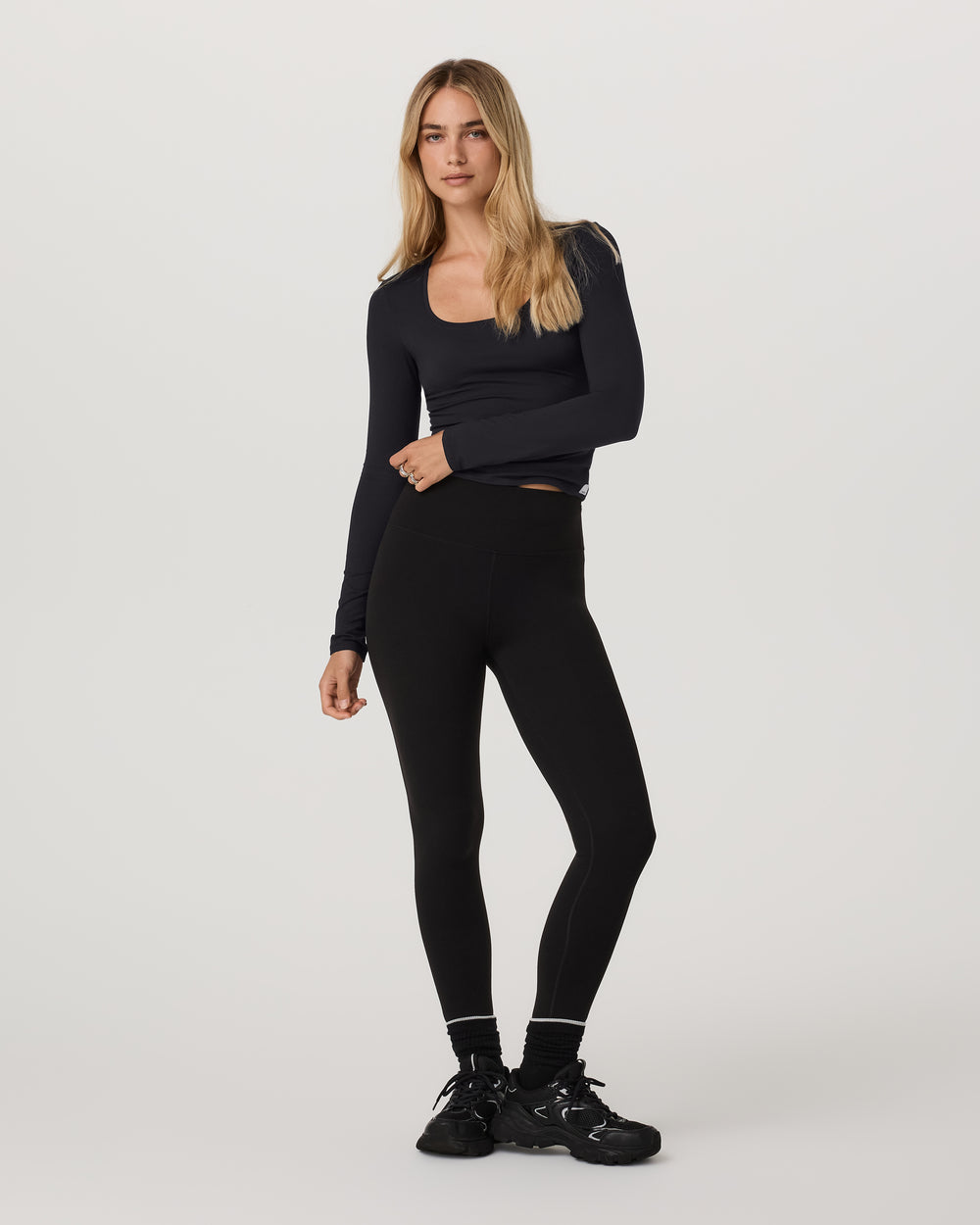 Vuori Long Sleeve Halo Essential Scoop