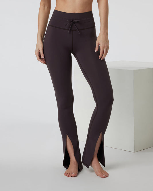 Vuori Women's Daily Split Flare