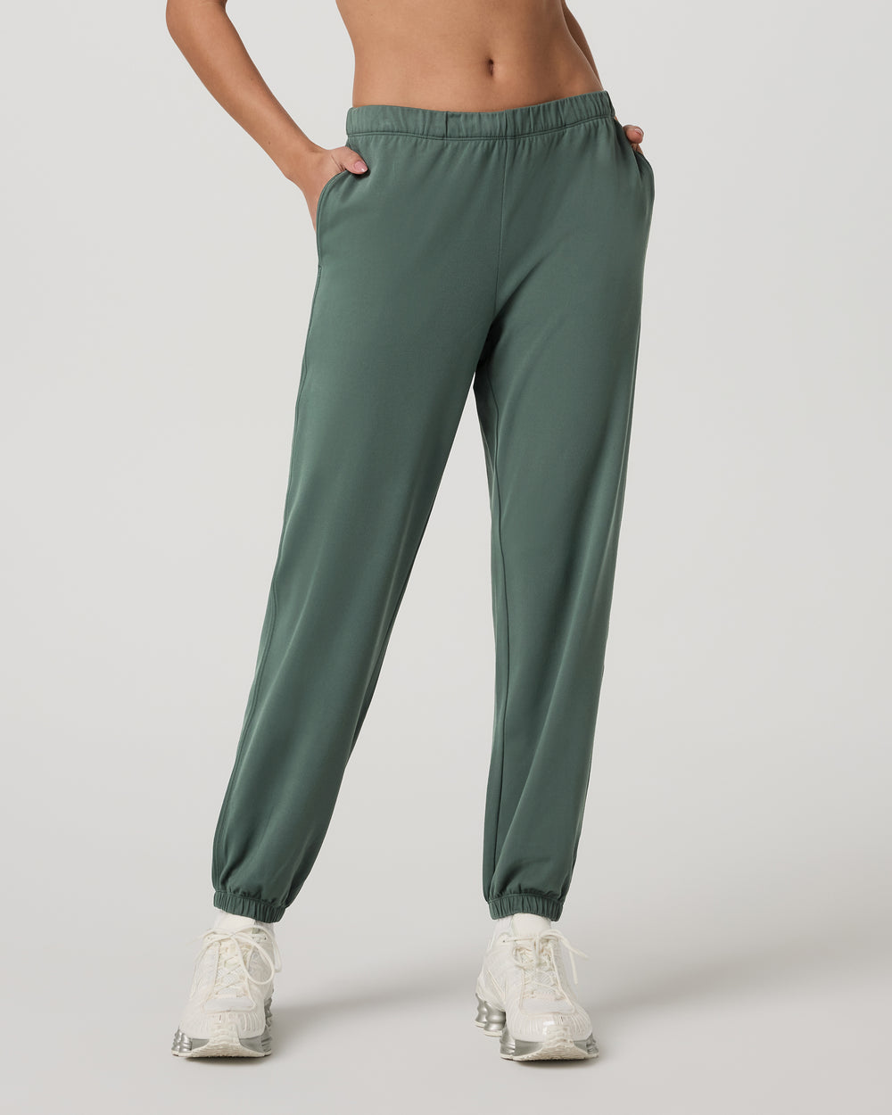 Vuori Women's Halo Modern Sweatpant