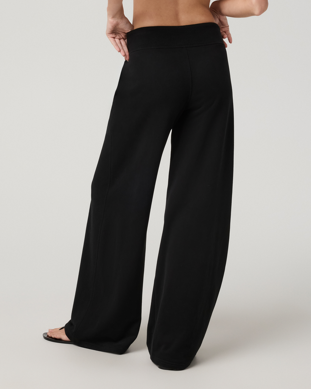 Vuori Women's Sedona Midrise Wideleg Sweat