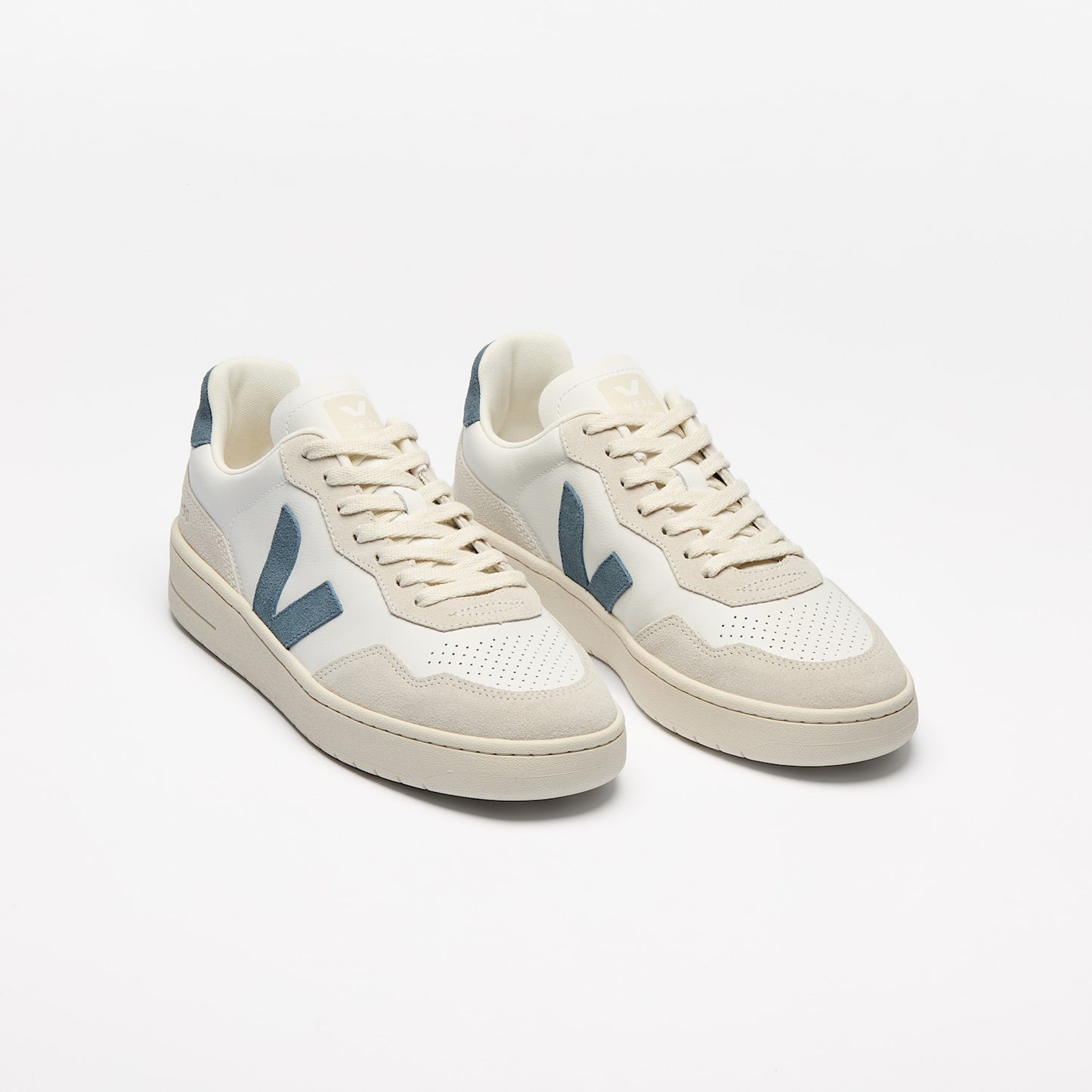 Veja Men's V-90 O.T Leather